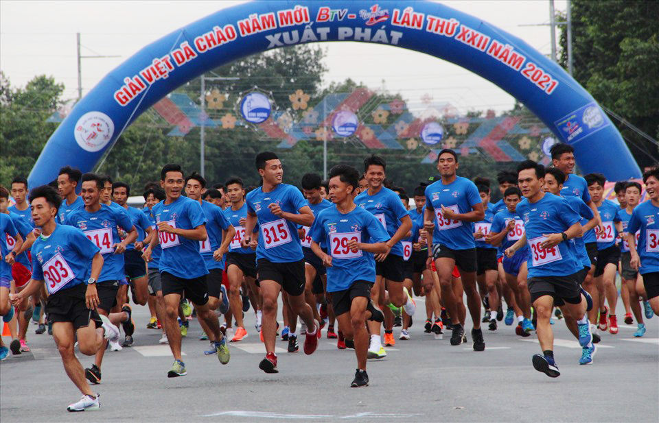 Gần 8.000 người tham dự Giải Việt dã tại Bình Dương